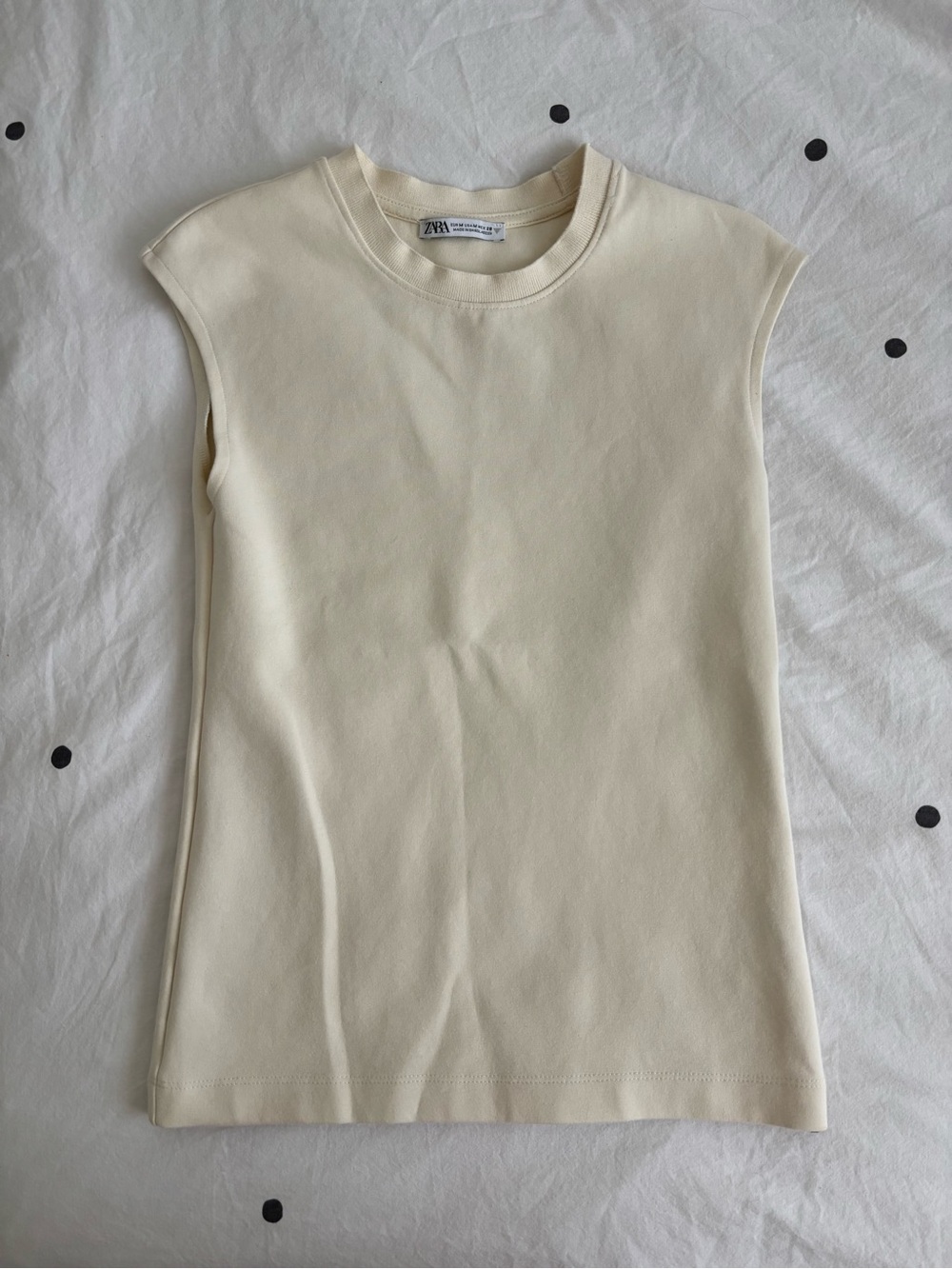 Zara Cream Sleeveless Crewneck Tank Top